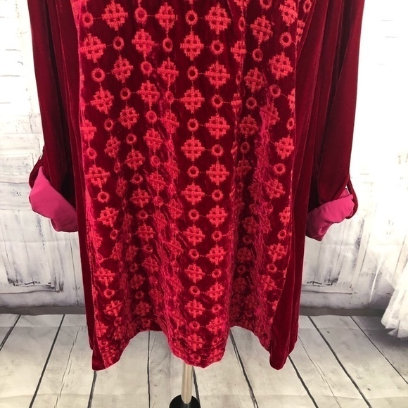 John Mark Plus Red Faux Velvet Embroidered Roll-Tab Sleeve Half Button Tunic Top - Picture 4 of 13